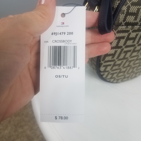 NWT Tommy Hilfiger Round Crossbody Purse - Picture 5 of 8